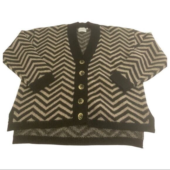 Beautiful Button down cardigan - Picture 1 of 5